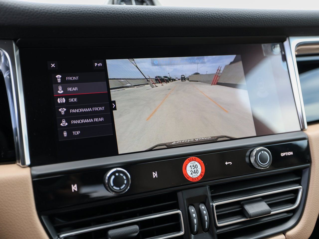 Certified 2025 Porsche Macan image 19