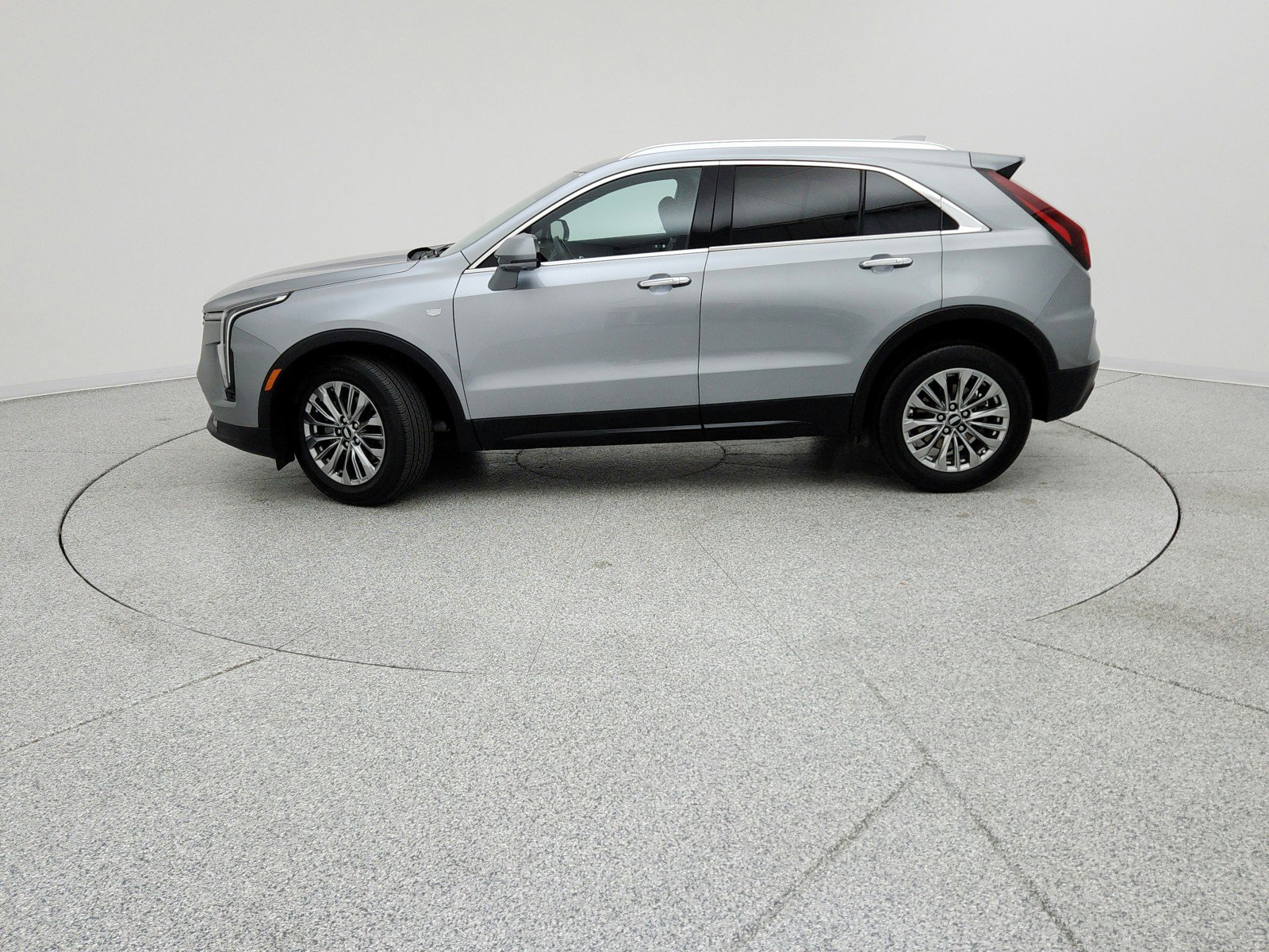 Used 2025 Cadillac XT4 Premium Luxury FWD image 8