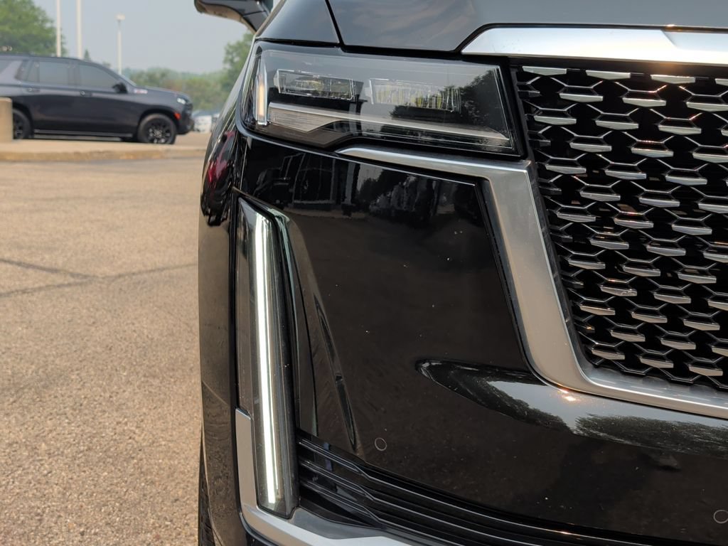 Used 2021 Cadillac Escalade Premium Luxury AWD/4WD image 42
