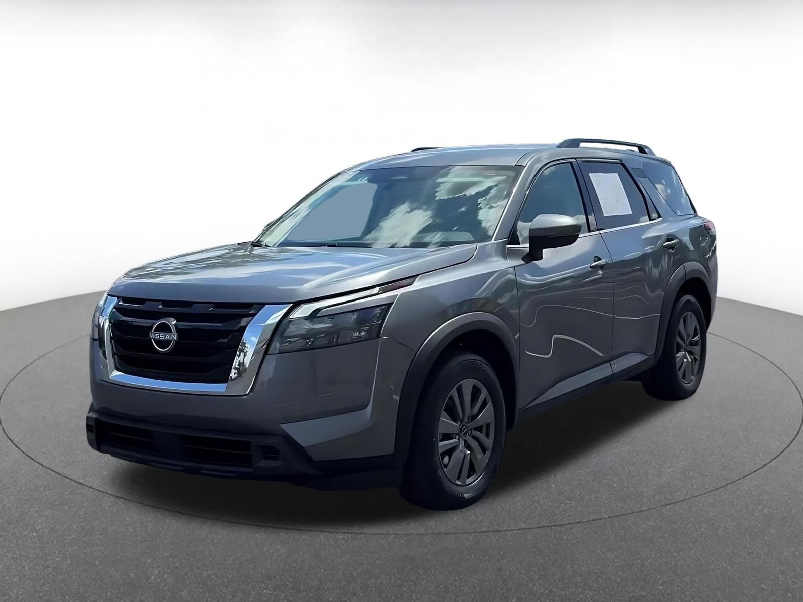 Used 2025 Nissan Pathfinder SV FWD image 7