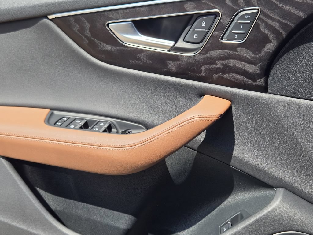 Certified 2023 Audi Q8 Premium Plus w/ Premium Plus Package AWD/4WD image 30