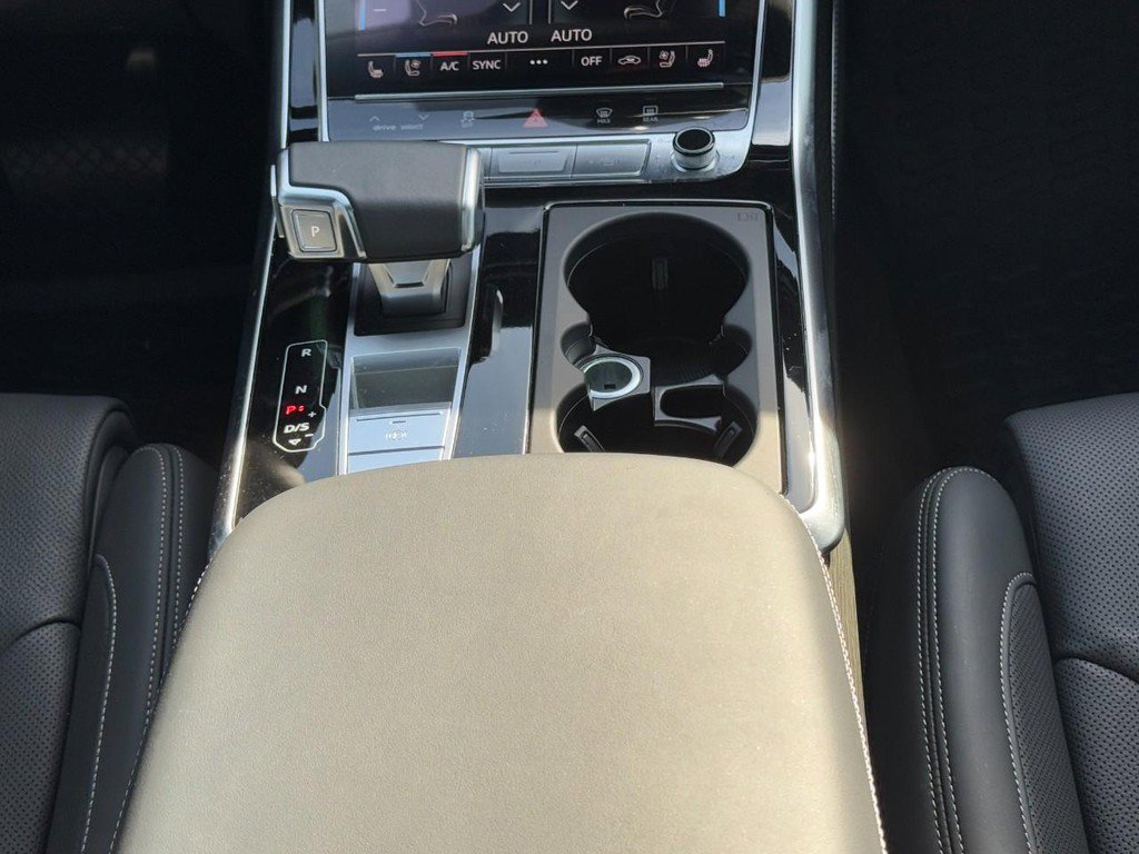 Used 2025 Audi Q7 3.0T Prestige w/ Prestige Package image 14