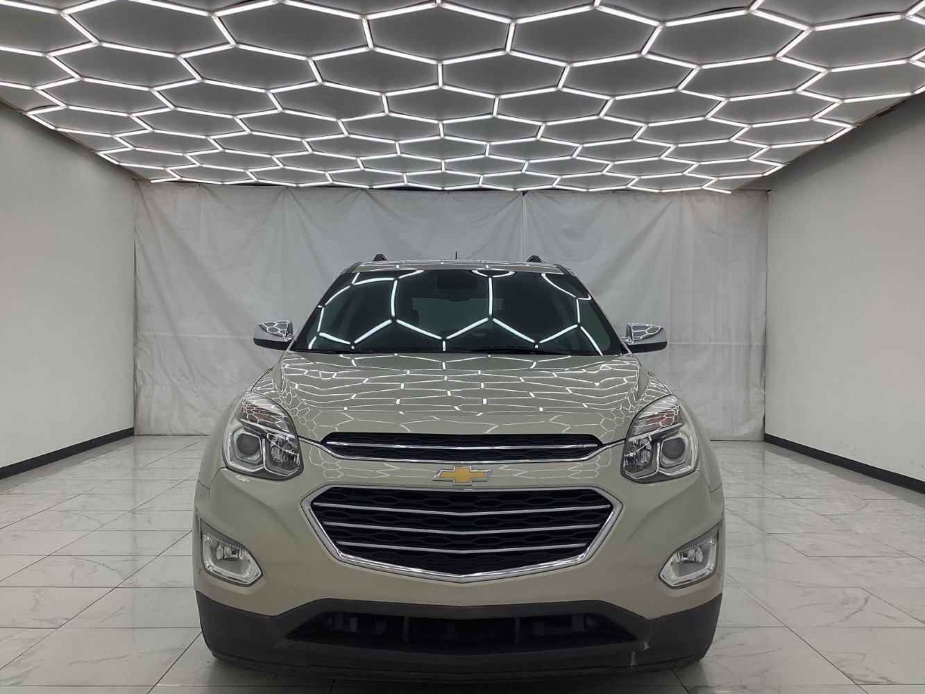 Used 2016 Chevrolet Equinox LTZ w/ Enhanced Convenience Package image 5