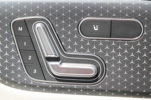 New 2025 Mercedes-Benz GLB 250 4MATIC image 22