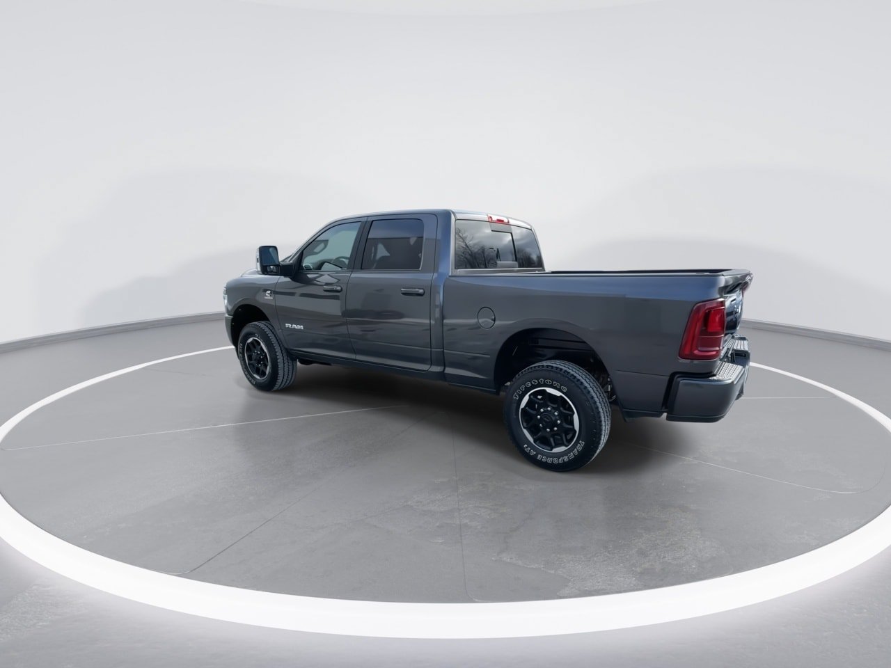 Used 2026 RAM 2500 Laramie AWD/4WD image 13