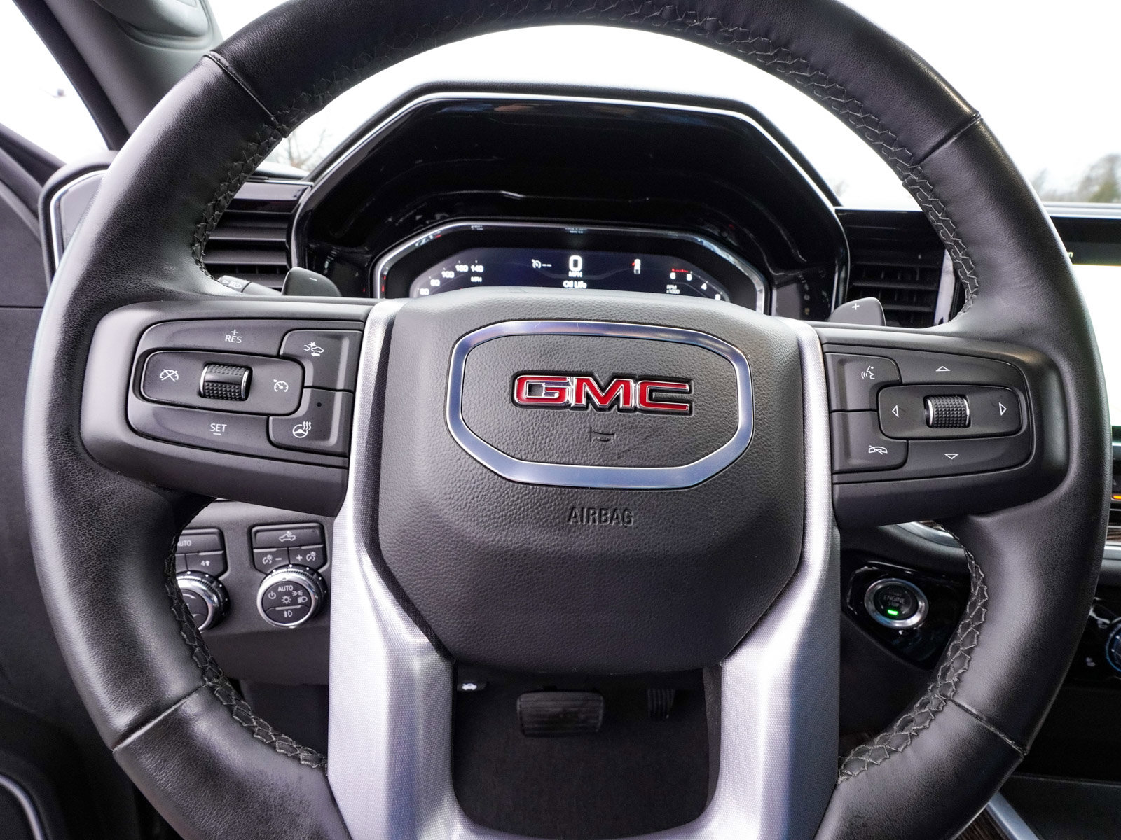 Used 2025 GMC Sierra 1500 Elevation image 24