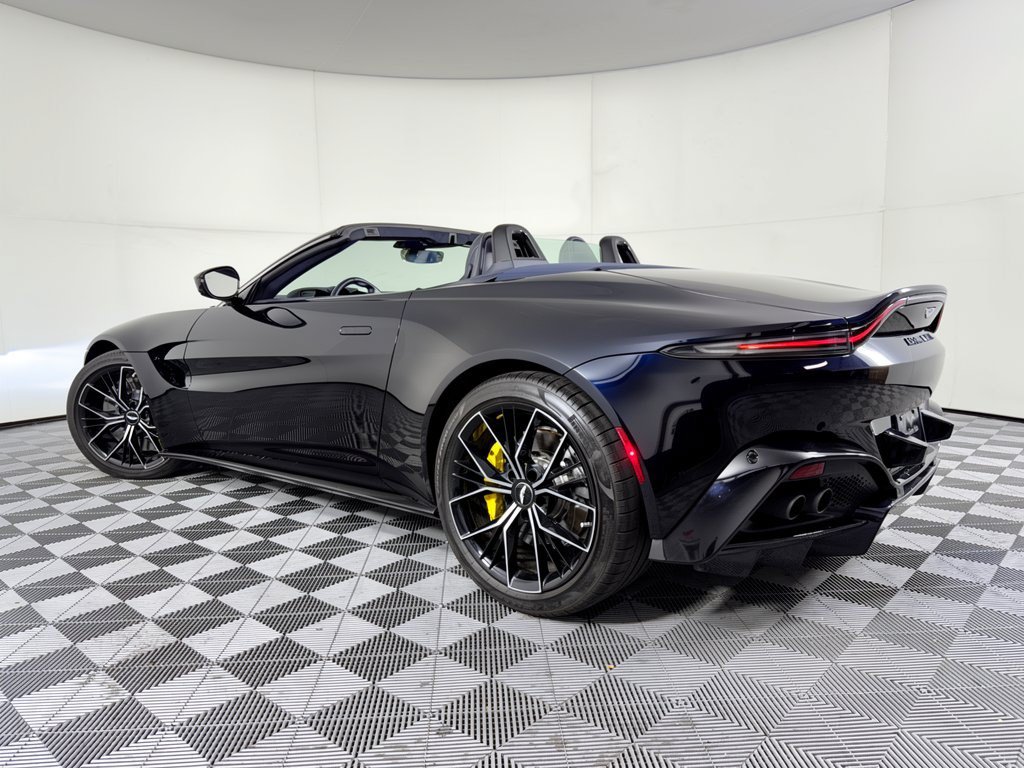 Used 2023 Aston Martin V8 Vantage Roadster RWD image 3