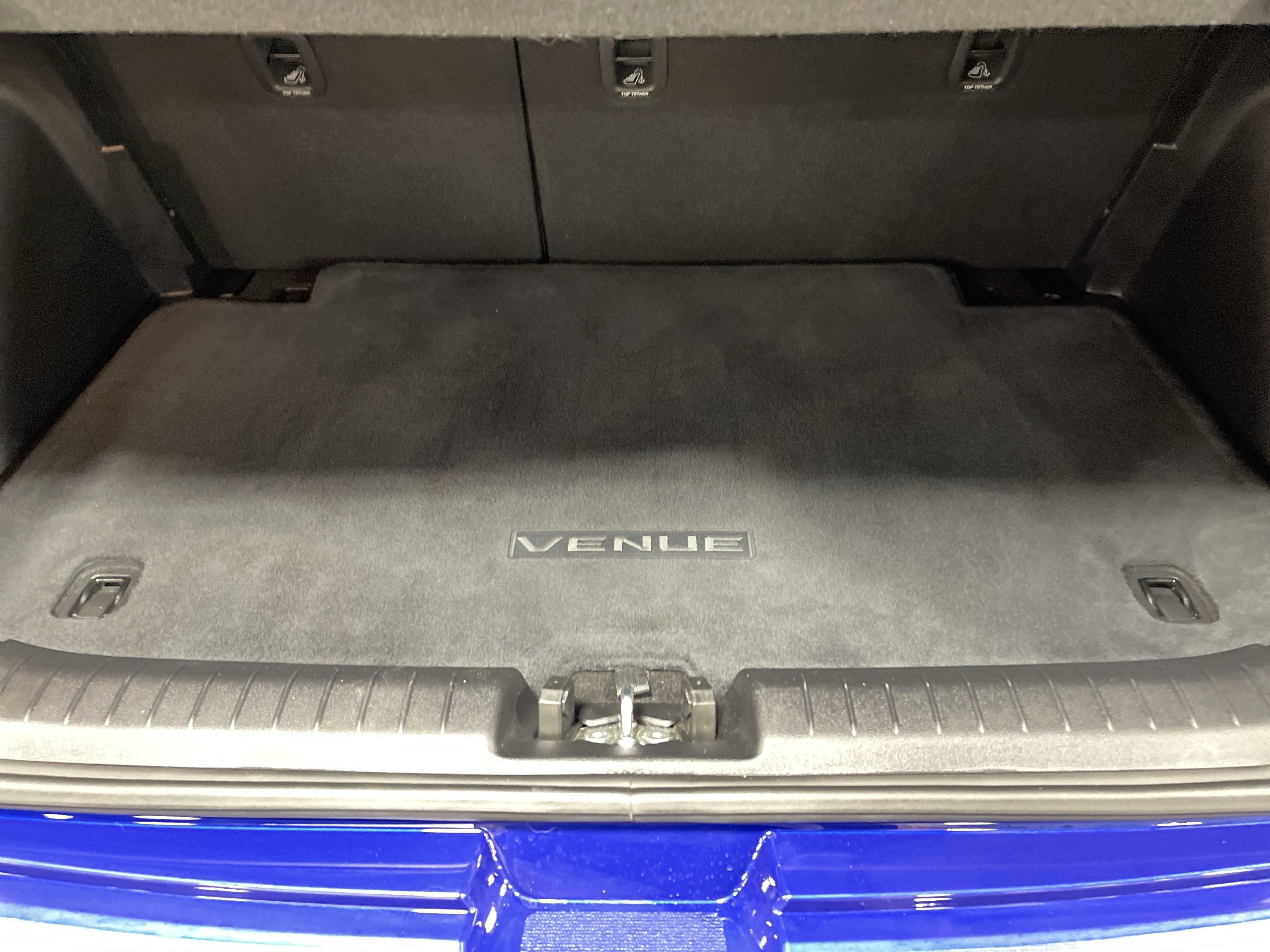 Used 2023 Hyundai Venue Limited image 11