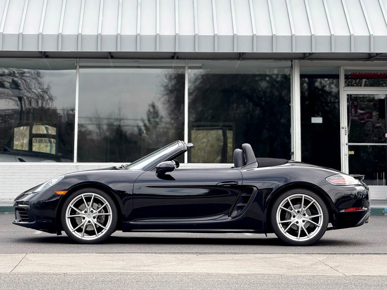 Used 2017 Porsche 718 Boxster image 8