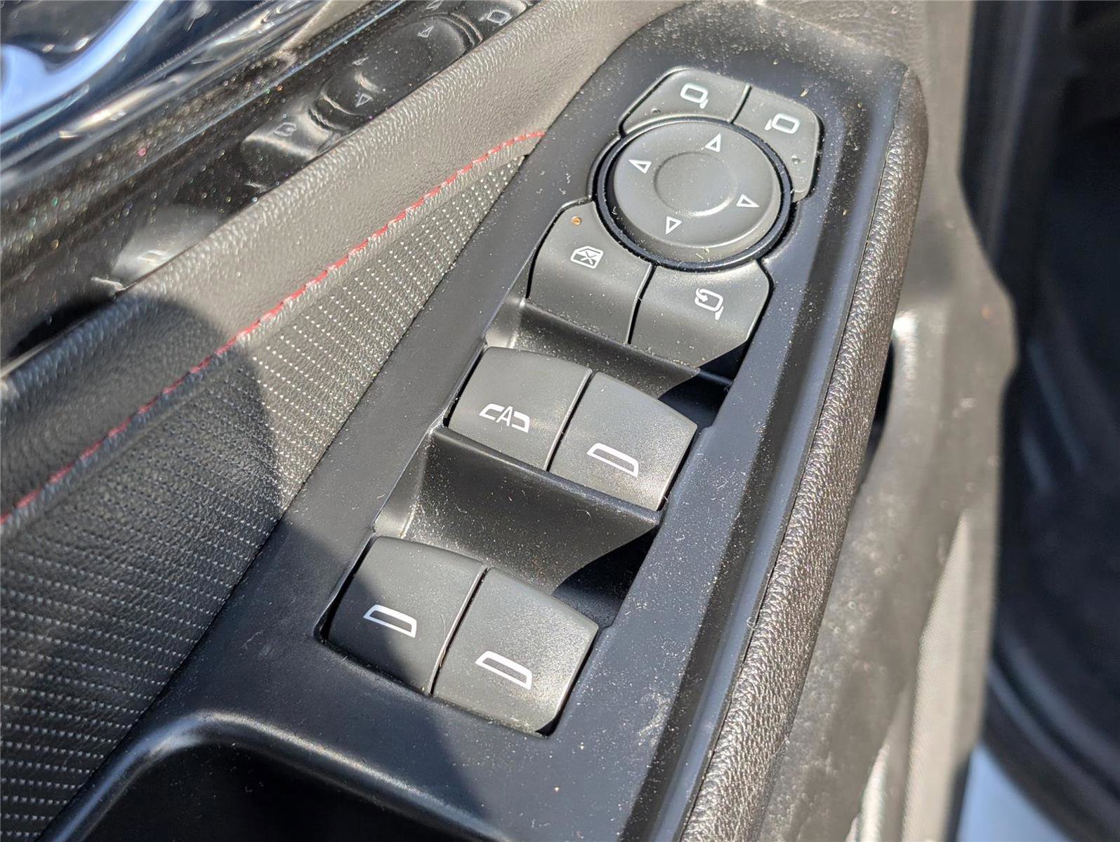 Used 2023 Chevrolet Traverse RS image 16
