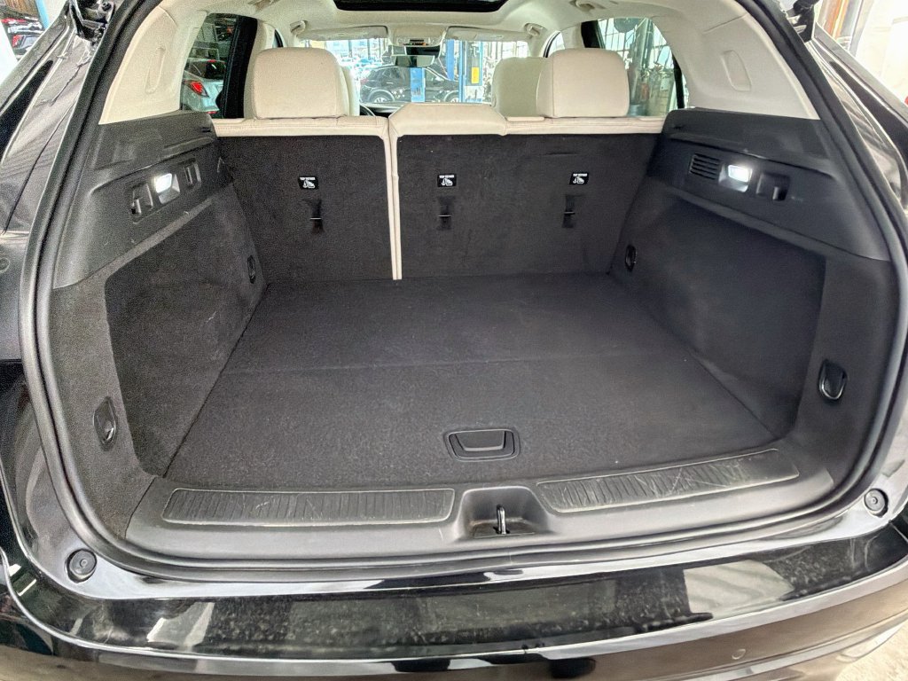 Used 2023 Buick Envision Avenir AWD/4WD image 29
