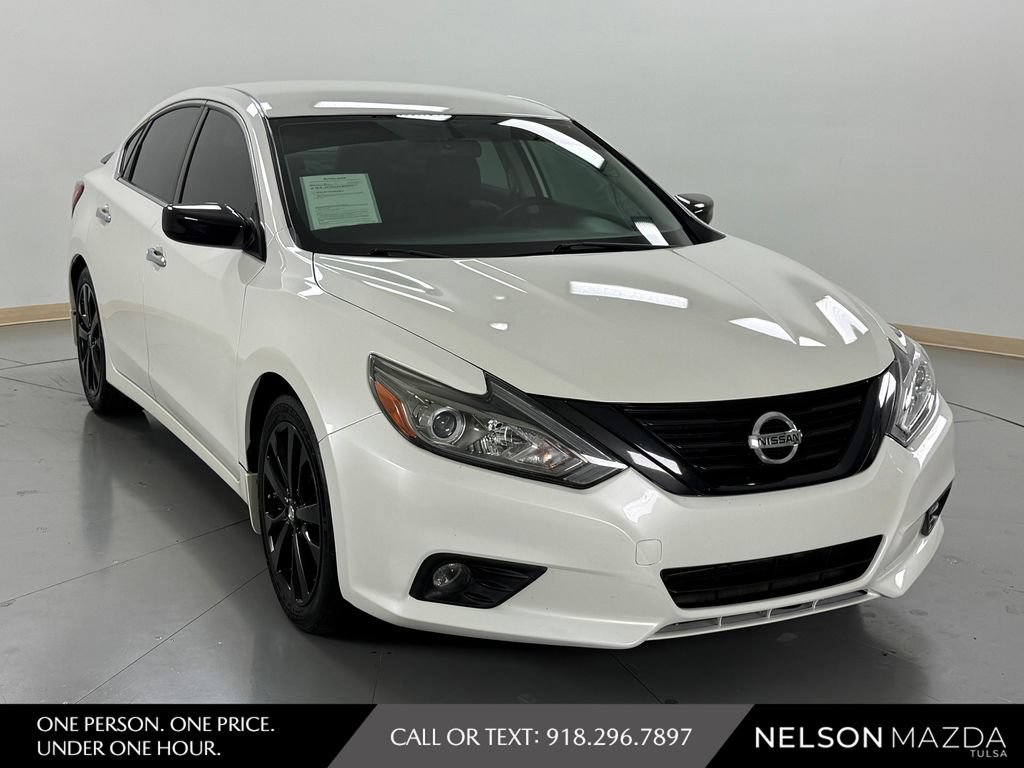 Used 2018 Nissan Altima 2.5 SR w/ SR Midnight Edition FWD image 4