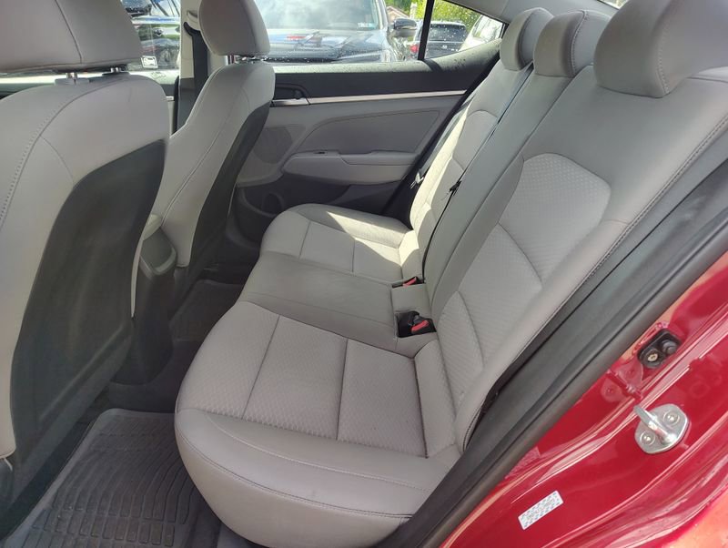 Used 2020 Hyundai Elantra SE FWD image 12
