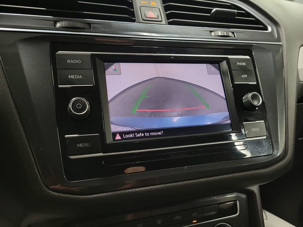 Used 2020 Volkswagen Tiguan S image 17