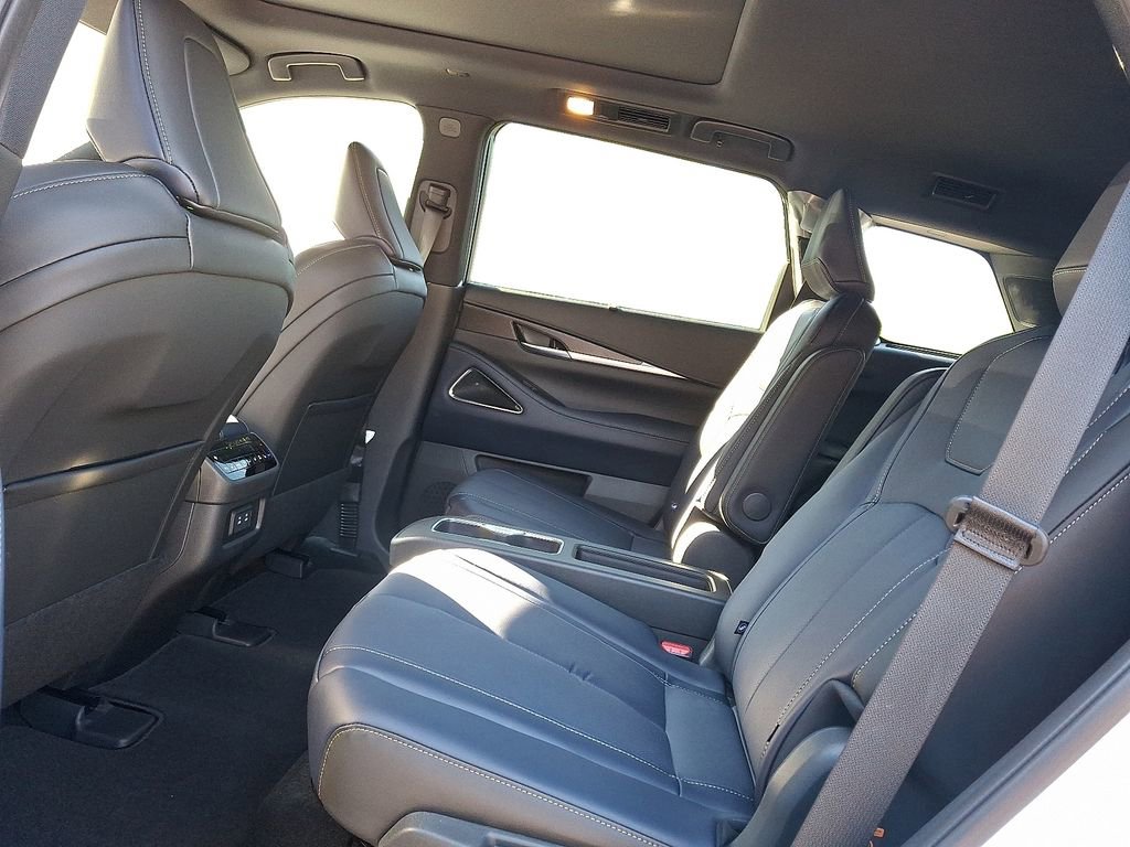 New 2026 INFINITI QX60 Luxe w/ Dark Cargo Package image 5
