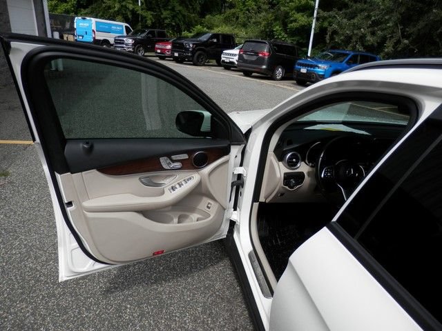 Used 2022 Mercedes-Benz GLC 300 4MATIC image 15