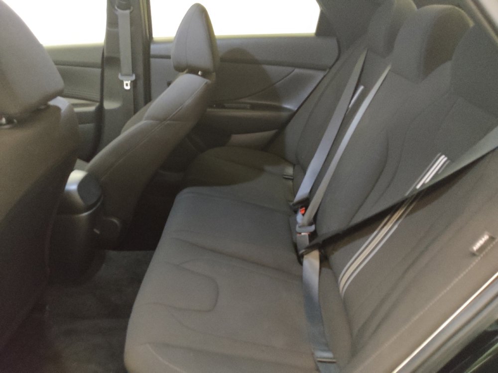 Used 2025 Hyundai Elantra Sport FWD image 18