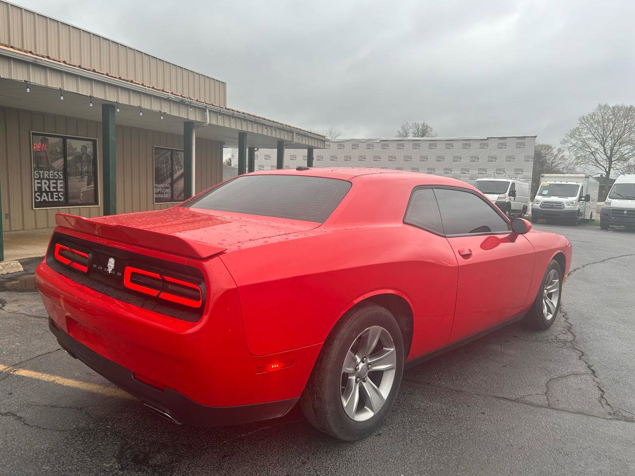 Used 2018 Dodge Challenger SXT RWD image 3