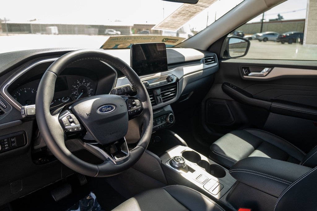 Used 2022 Ford Escape SEL image 13