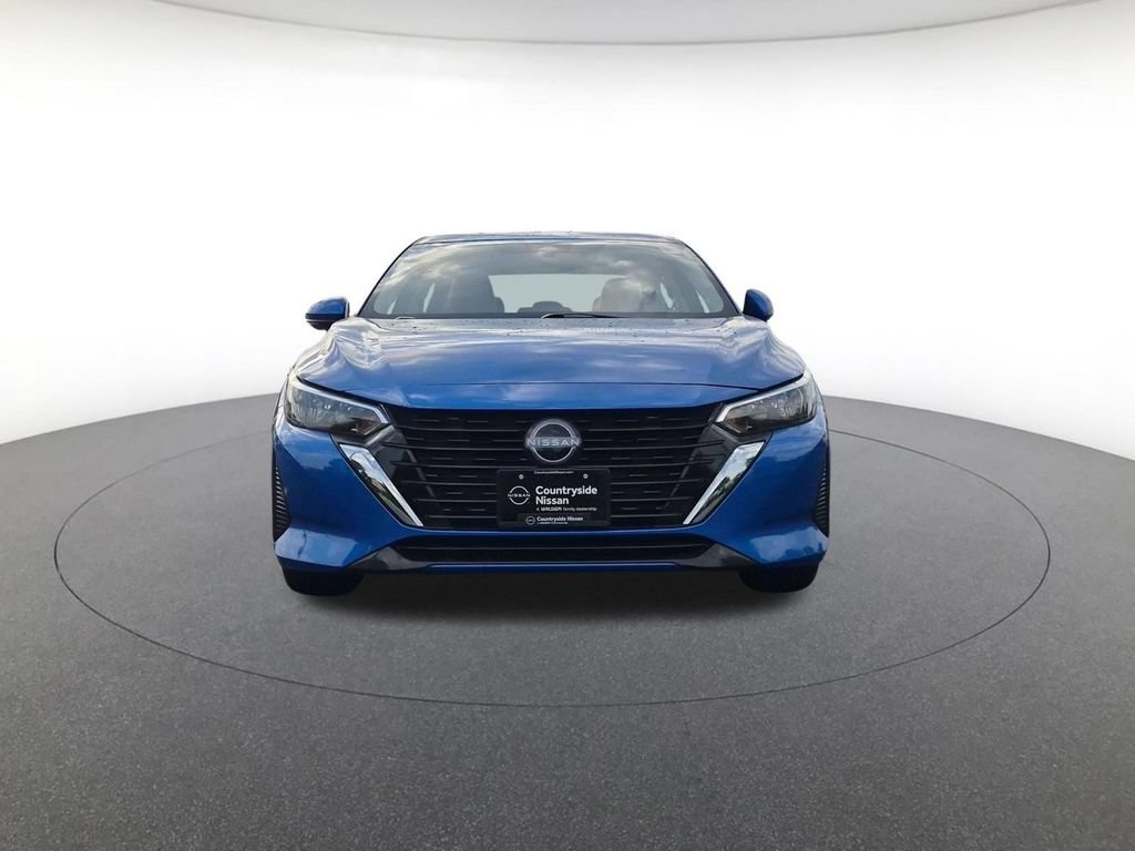 Used 2025 Nissan Sentra SV w/ SV Premium Package FWD image 2