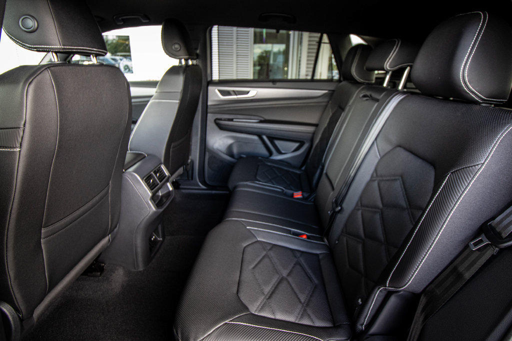 New 2026 Volkswagen Atlas Cross Sport SE FWD image 29