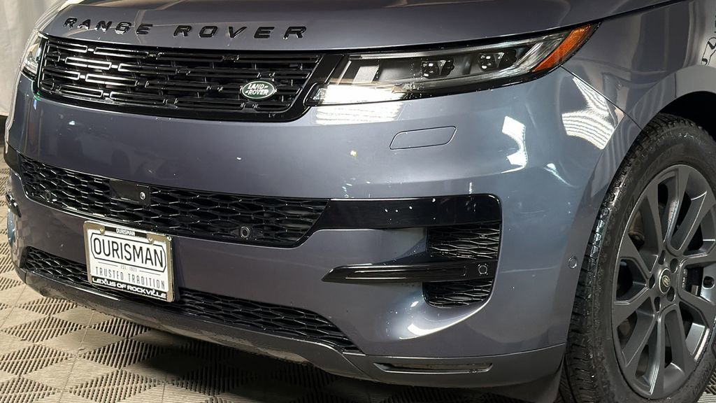 Used 2024 Land Rover Range Rover Sport SE image 3