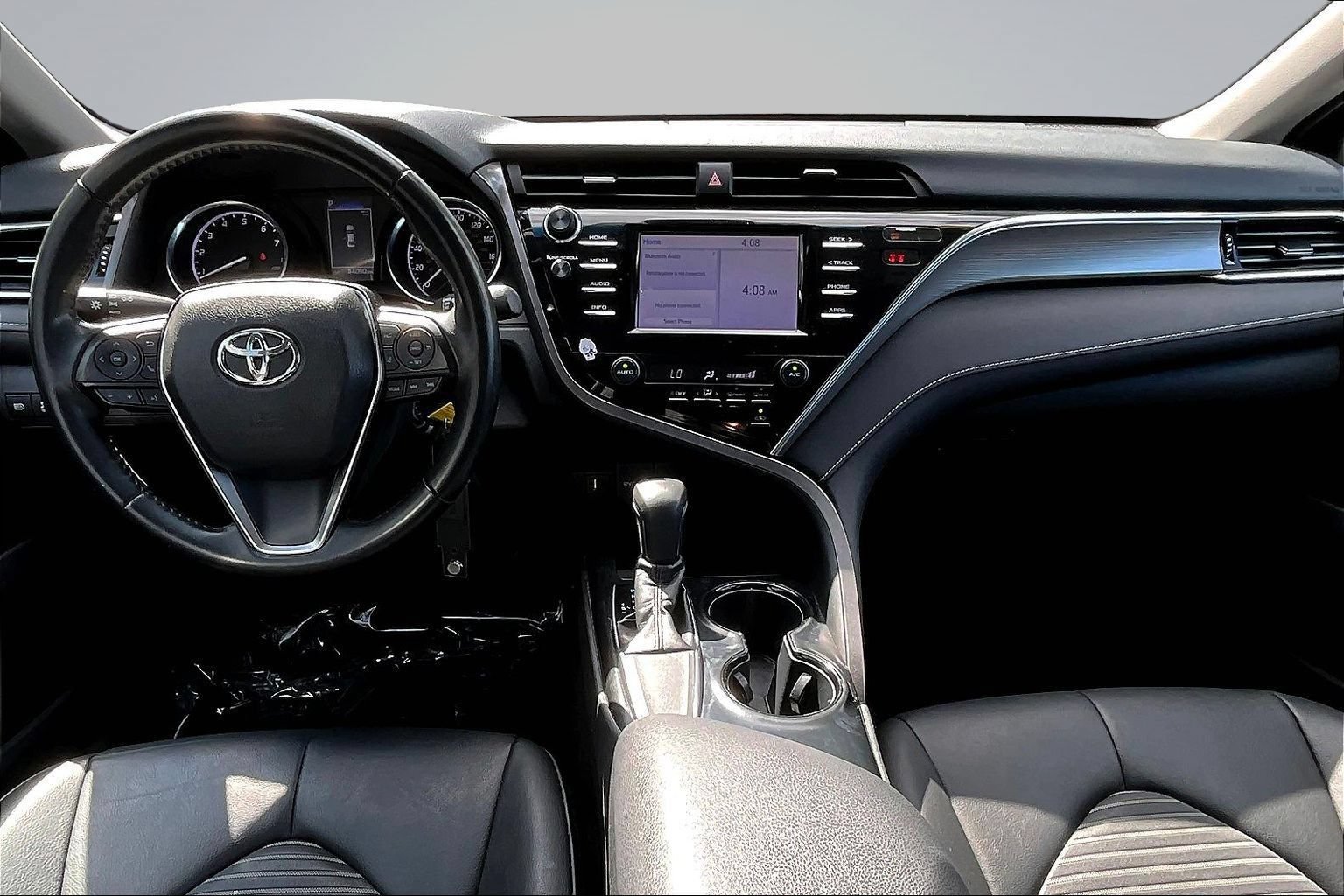 Used 2018 Toyota Camry SE FWD image 6
