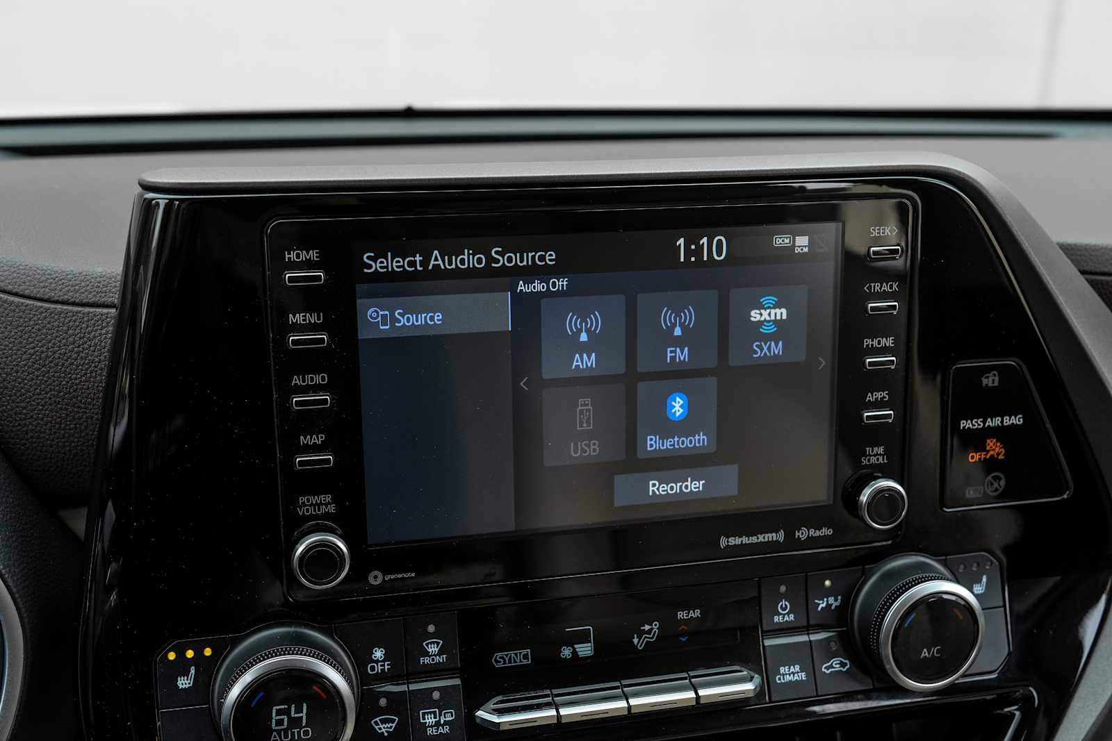Used 2021 Toyota Highlander XLE image 30
