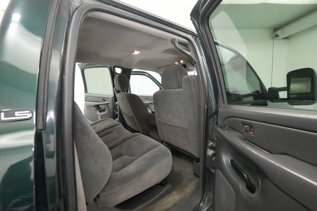 Used 2004 Chevrolet Silverado 2500 LS w/ Skid Plate Package AWD/4WD image 19