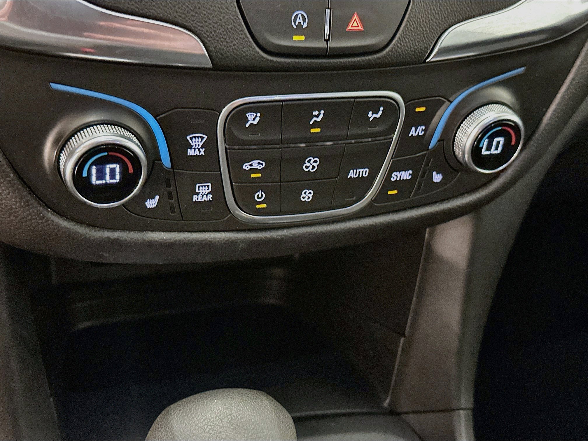 Used 2024 Chevrolet Equinox LT AWD/4WD image 24