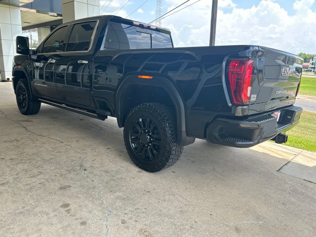 Used 2022 GMC Sierra 2500 Denali w/ Denali Black Diamond Edition AWD/4WD image 5