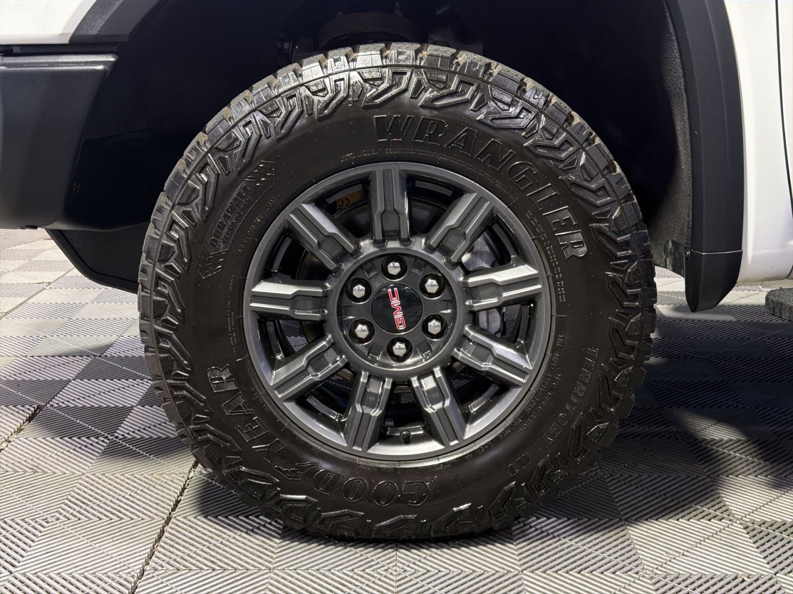Used 2024 GMC Sierra 1500 AT4X AWD/4WD image 16