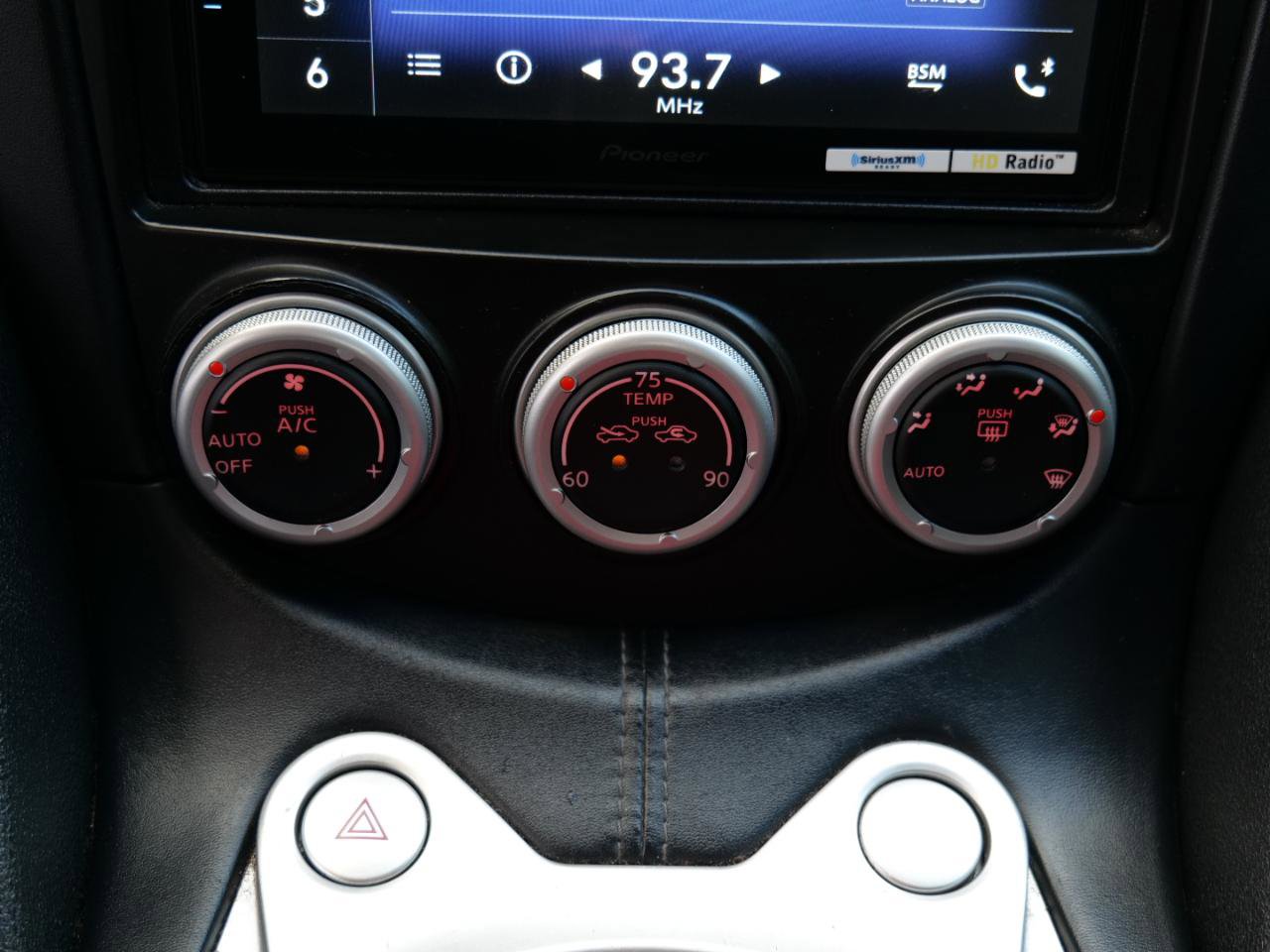Used 2017 Nissan 370Z Coupe RWD image 32