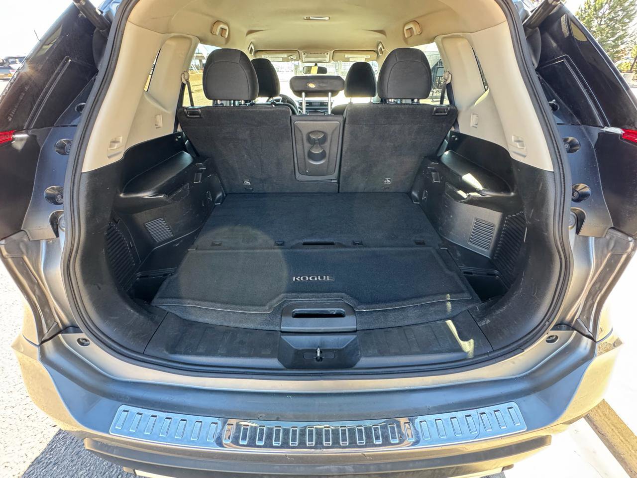 Used 2017 Nissan Rogue SV w/ SV Premium Package image 9