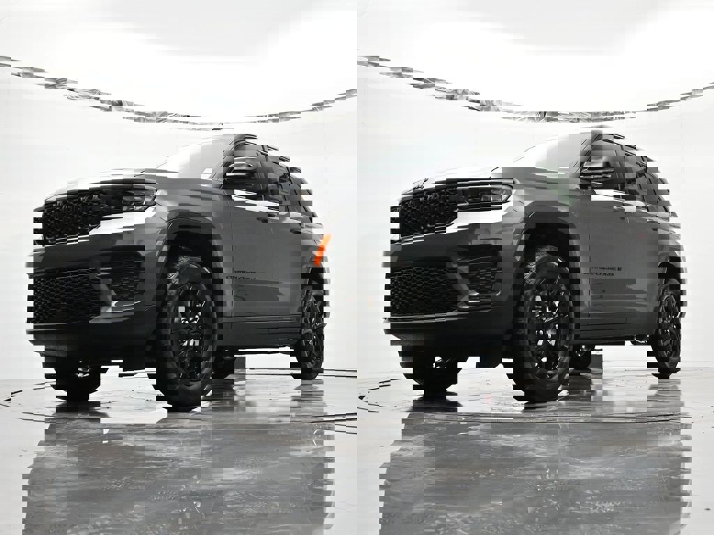 New 2025 Jeep Grand Cherokee Altitude image 37