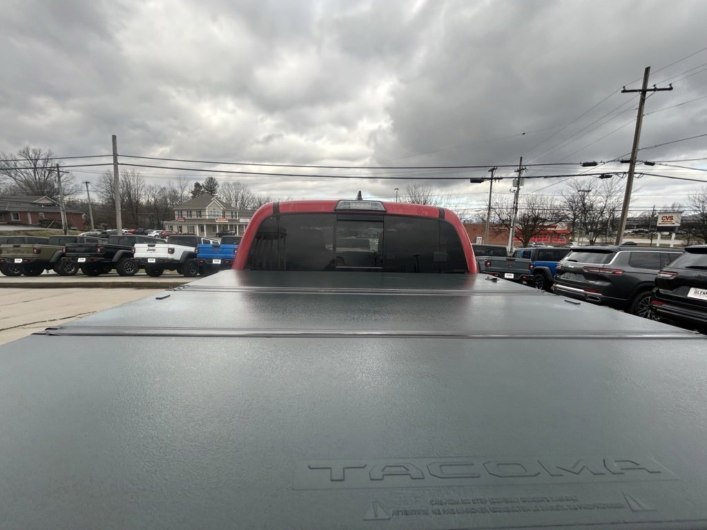 Used 2017 Toyota Tacoma SR5 image 8