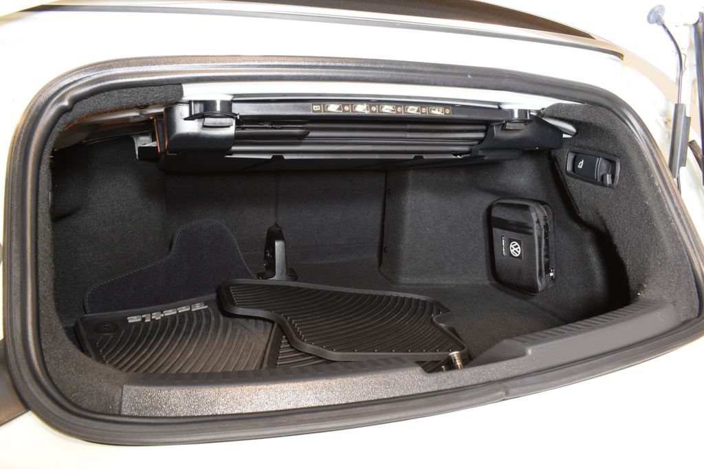Used 2019 Volkswagen Beetle 2.0T S FWD image 33