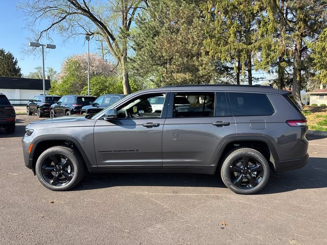 New 2026 Jeep Grand Cherokee L Limited w/ Limited Altitude Package AWD/4WD image 3