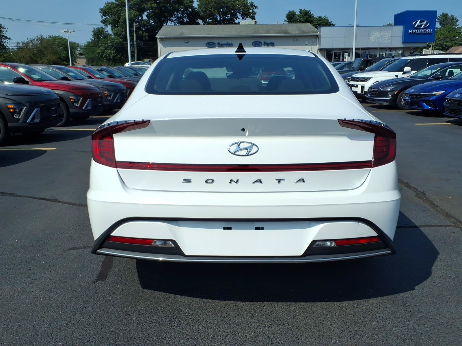 Certified 2023 Hyundai Sonata SE w/ Preferred Accessory Package FWD image 6