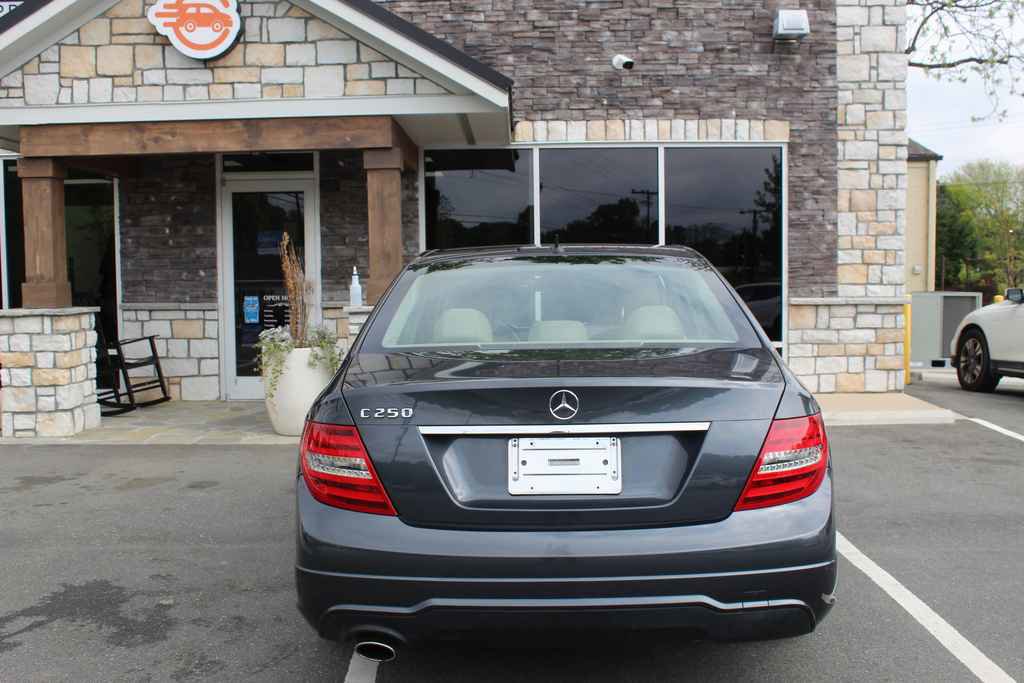 Used 2014 Mercedes-Benz C 250 C 250 Sport image 6