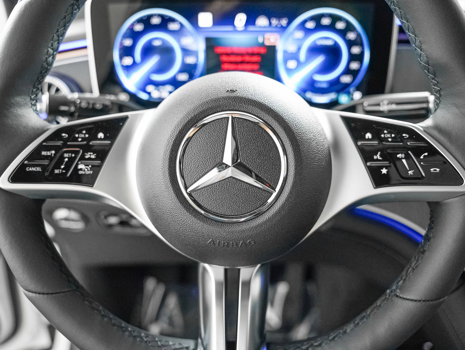 New 2026 Mercedes-Benz EQE 320 4MATIC SUV image 11