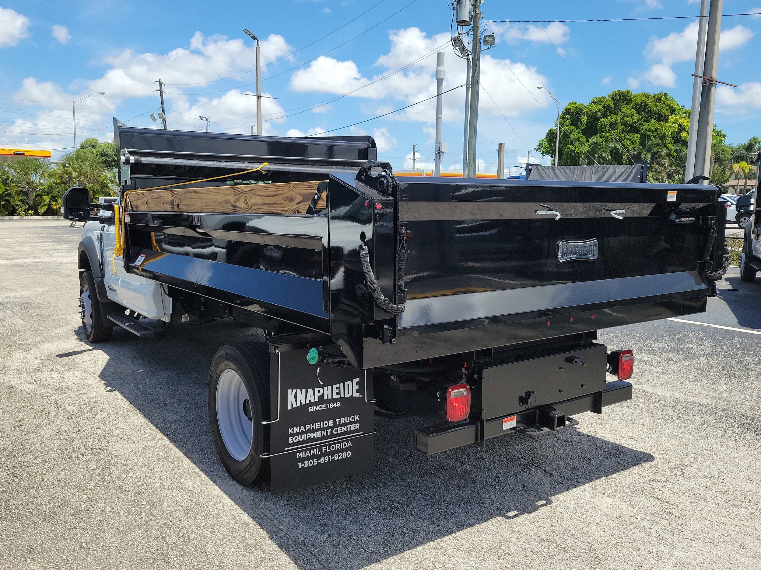 New 2024 Ford F550 4x4 Regular Cab Super Duty image 5