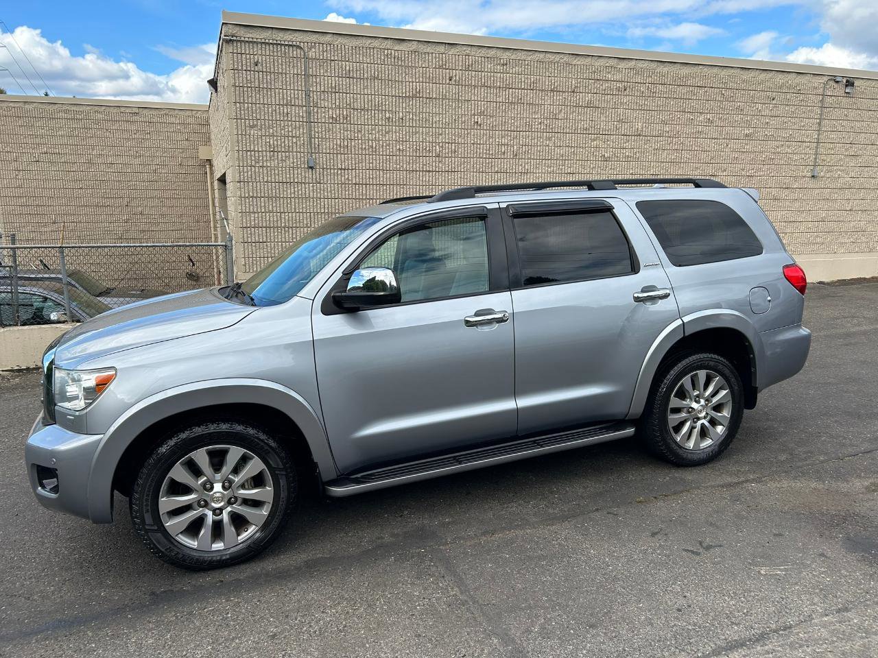 Used 2014 Toyota Sequoia Limited AWD/4WD image 8