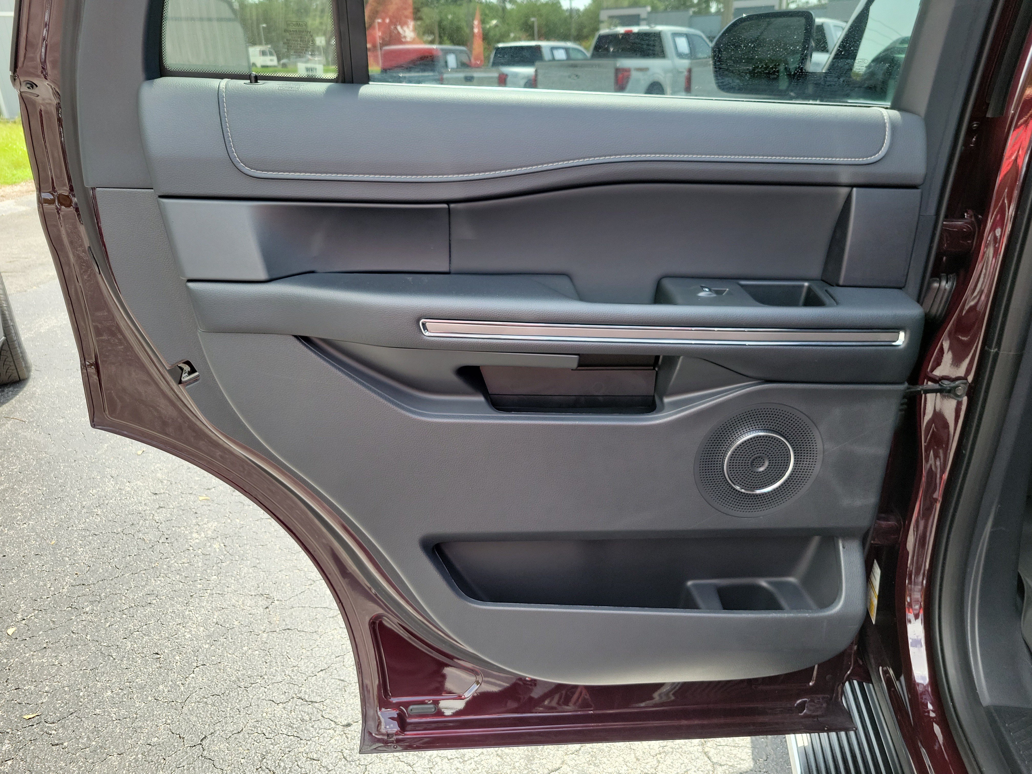 Used 2023 Ford Expedition XLT RWD image 21