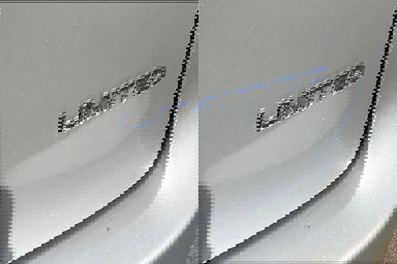 New 2026 Chrysler Pacifica Limited image 15