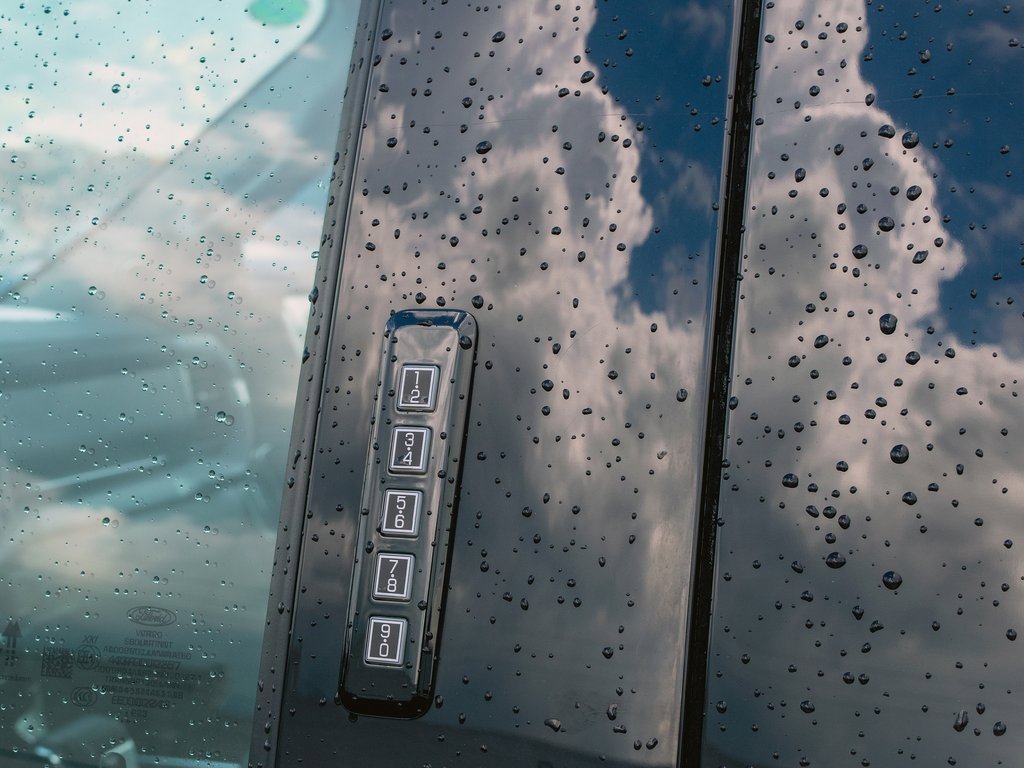 Used 2023 Ford F150 Limited image 9