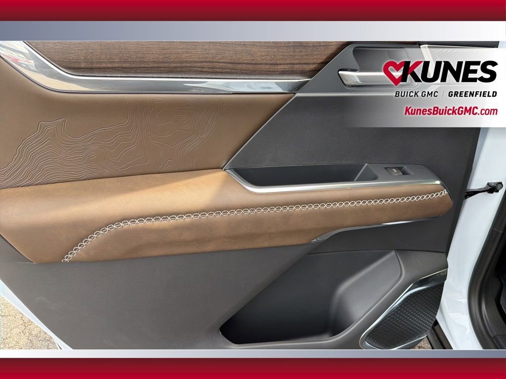New 2026 GMC Acadia Denali Ultimate w/ LPO, Floor Liner Package image 37