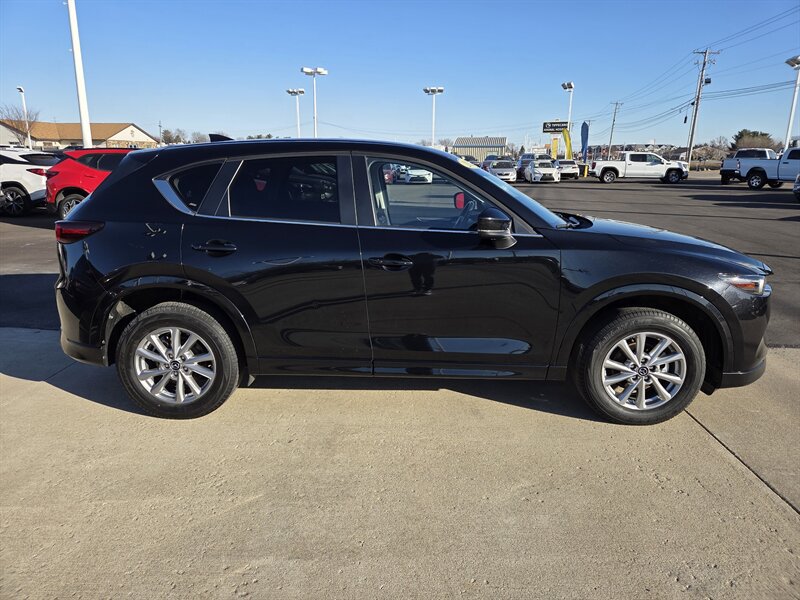 Used 2024 MAZDA CX-5 AWD 2.5 S w/ Select Package image 2