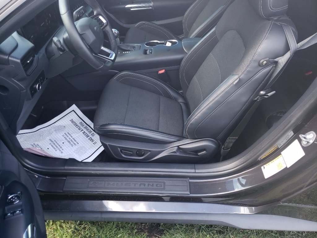 Used 2024 Ford Mustang Coupe image 6