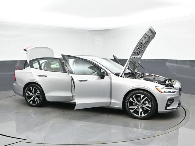Used 2025 Volvo S60 B5 Plus AWD/4WD image 60